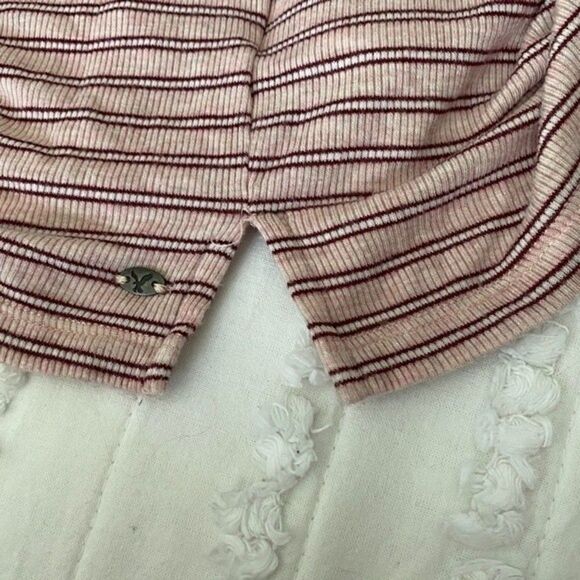 American Eagle Outfitters Striped Maroon and Pink Short Sleeve Tee - Picture 3 of 9